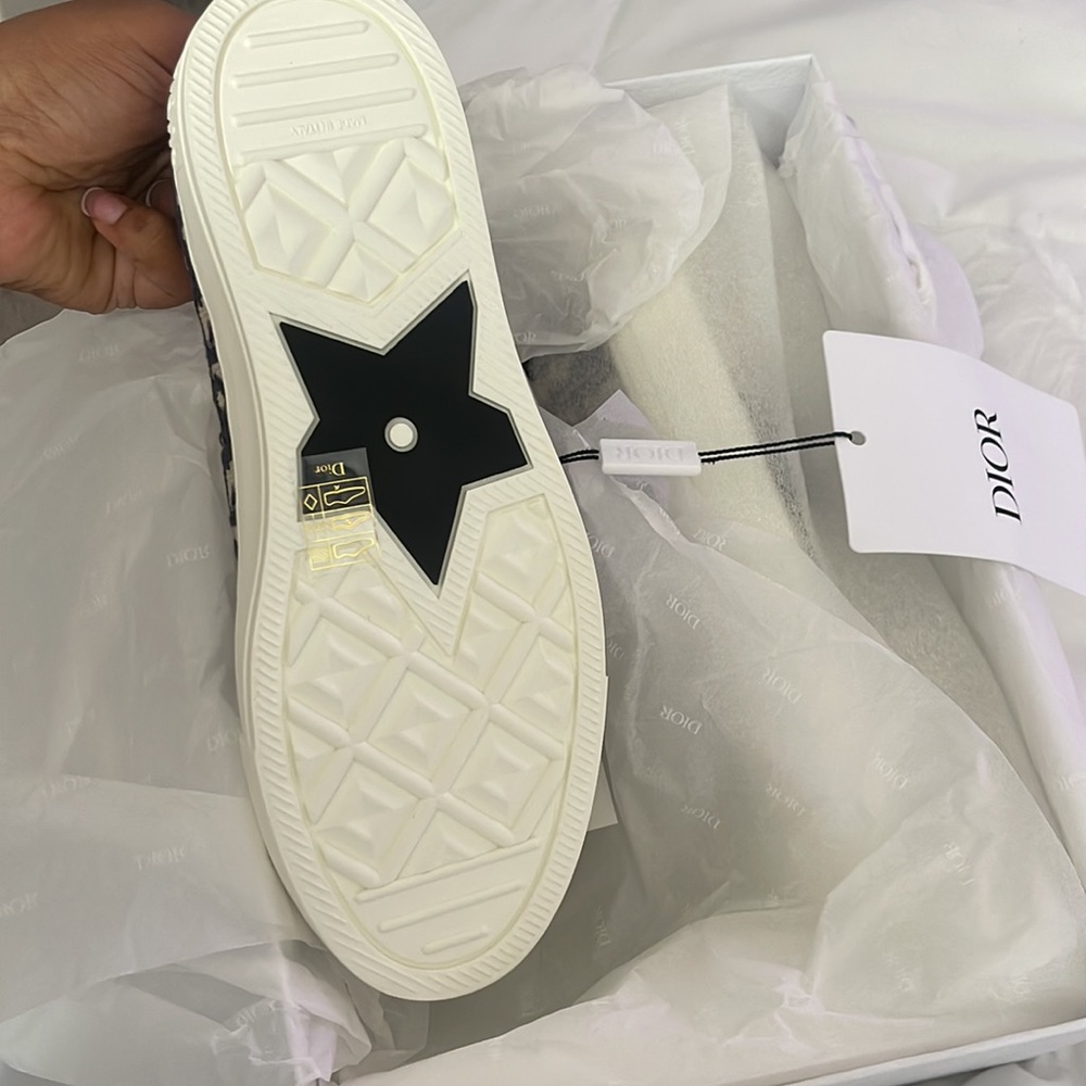 BRAND NEW- Dior Sneakers - Picture 7 of 8